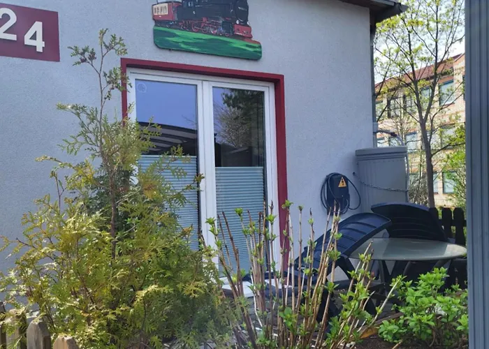 1 Raum Für Eisenbahnfreunde *