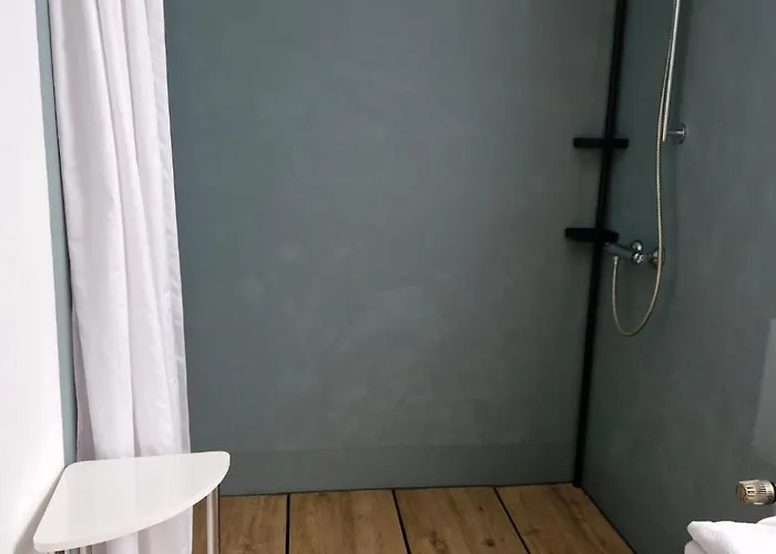 1 Raum Für Eisenbahnfreunde *